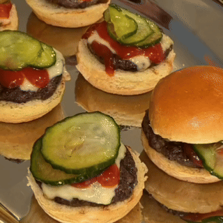MINI ANGUS CHEESEBURGERS, CHEESE, PICKLES & KETCHUP (24)