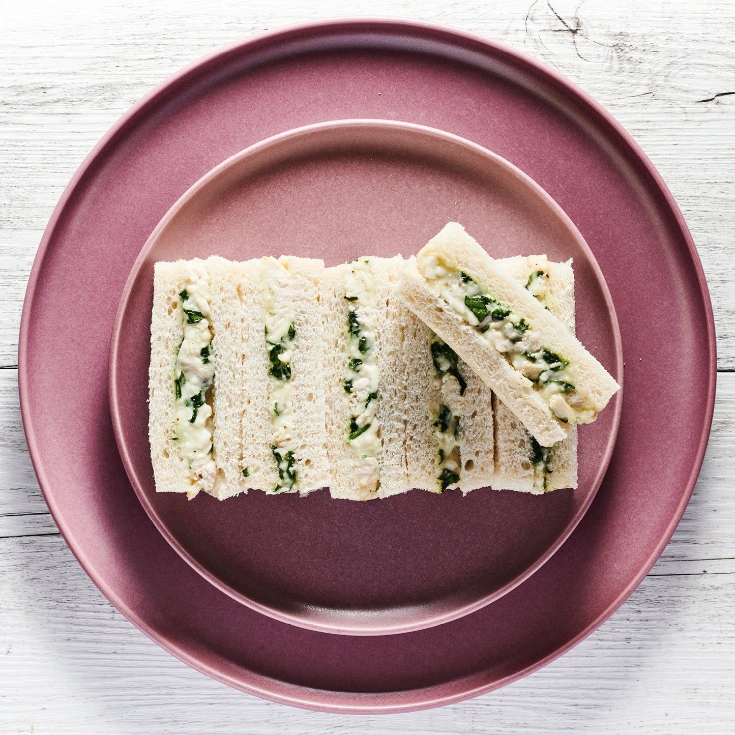 CHICKEN, SPINACH & TRUFFLED PECORINO FINGER SANDWICHES (12)